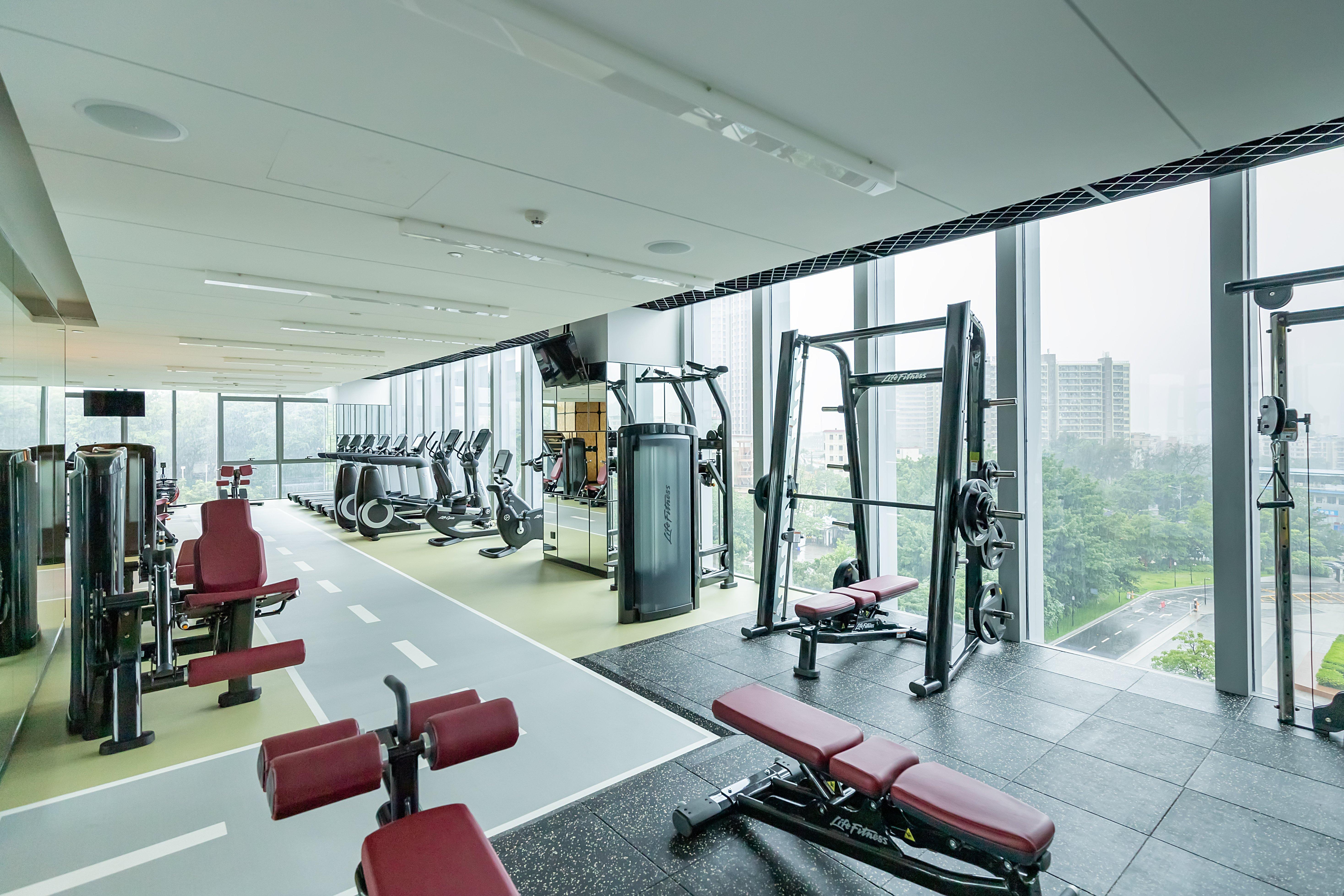 Holiday Inn Guangzhou South Lake Hotel - Ideal For Business & Leisure المظهر الخارجي الصورة