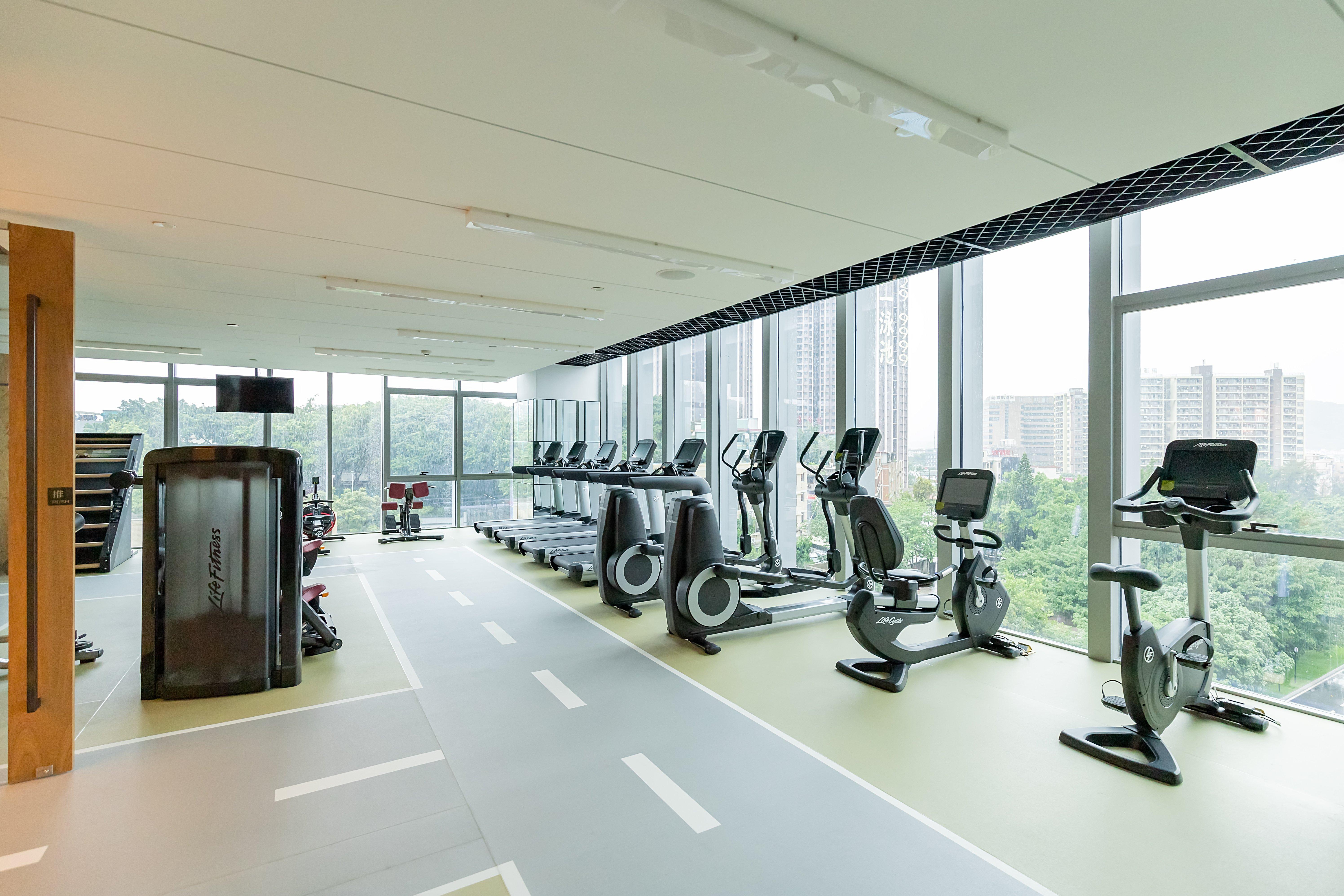 Holiday Inn Guangzhou South Lake Hotel - Ideal For Business & Leisure المظهر الخارجي الصورة