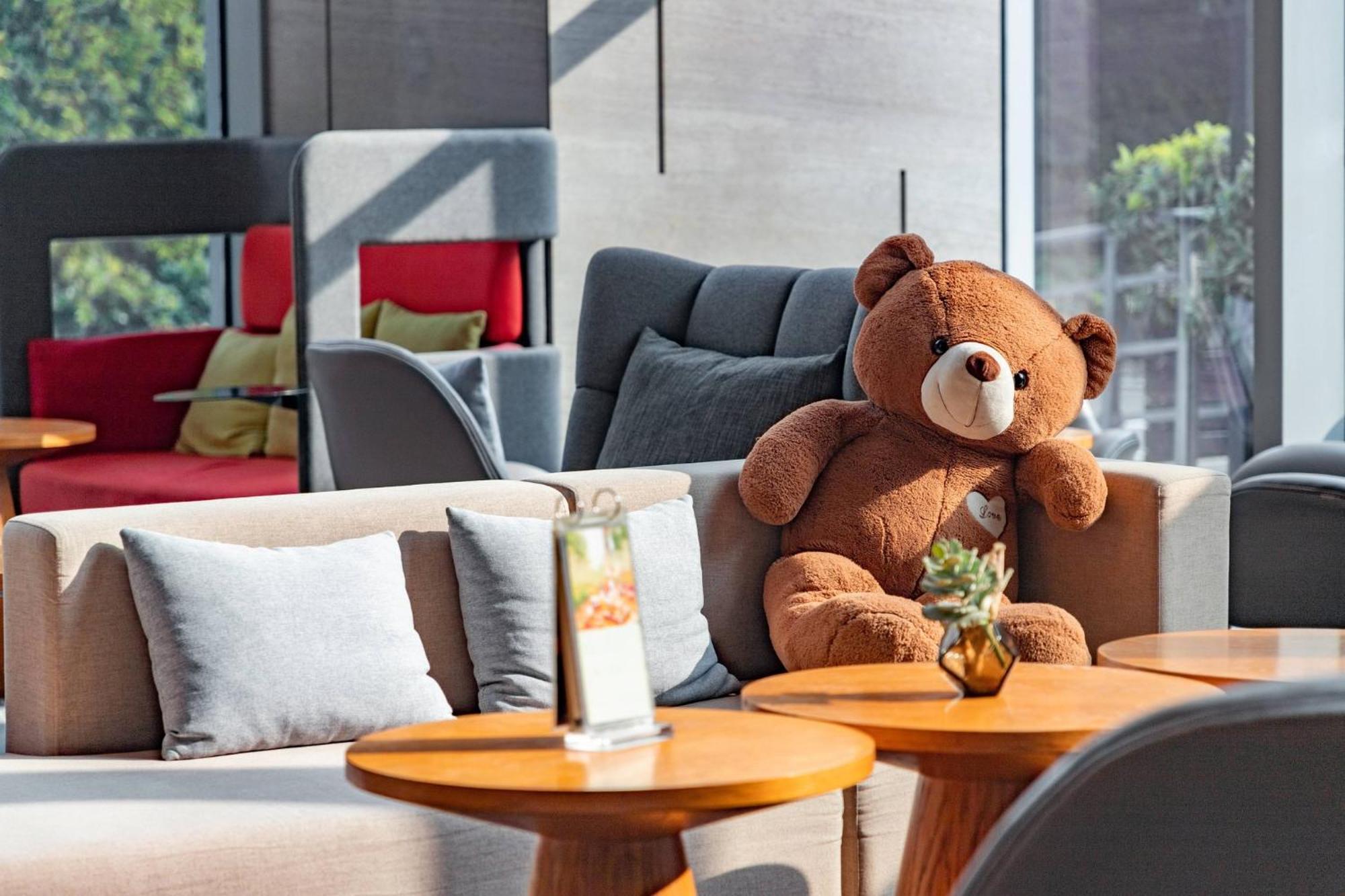 Holiday Inn Guangzhou South Lake Hotel - Ideal For Business & Leisure المظهر الخارجي الصورة