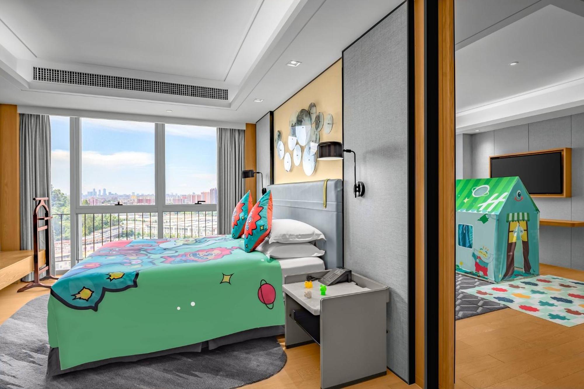 Holiday Inn Guangzhou South Lake Hotel - Ideal For Business & Leisure المظهر الخارجي الصورة