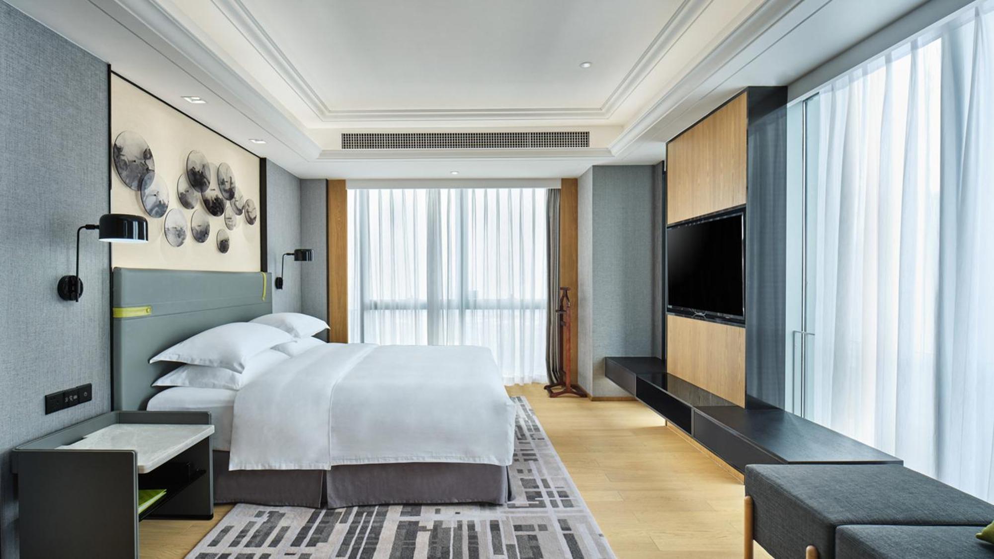 Holiday Inn Guangzhou South Lake Hotel - Ideal For Business & Leisure المظهر الخارجي الصورة