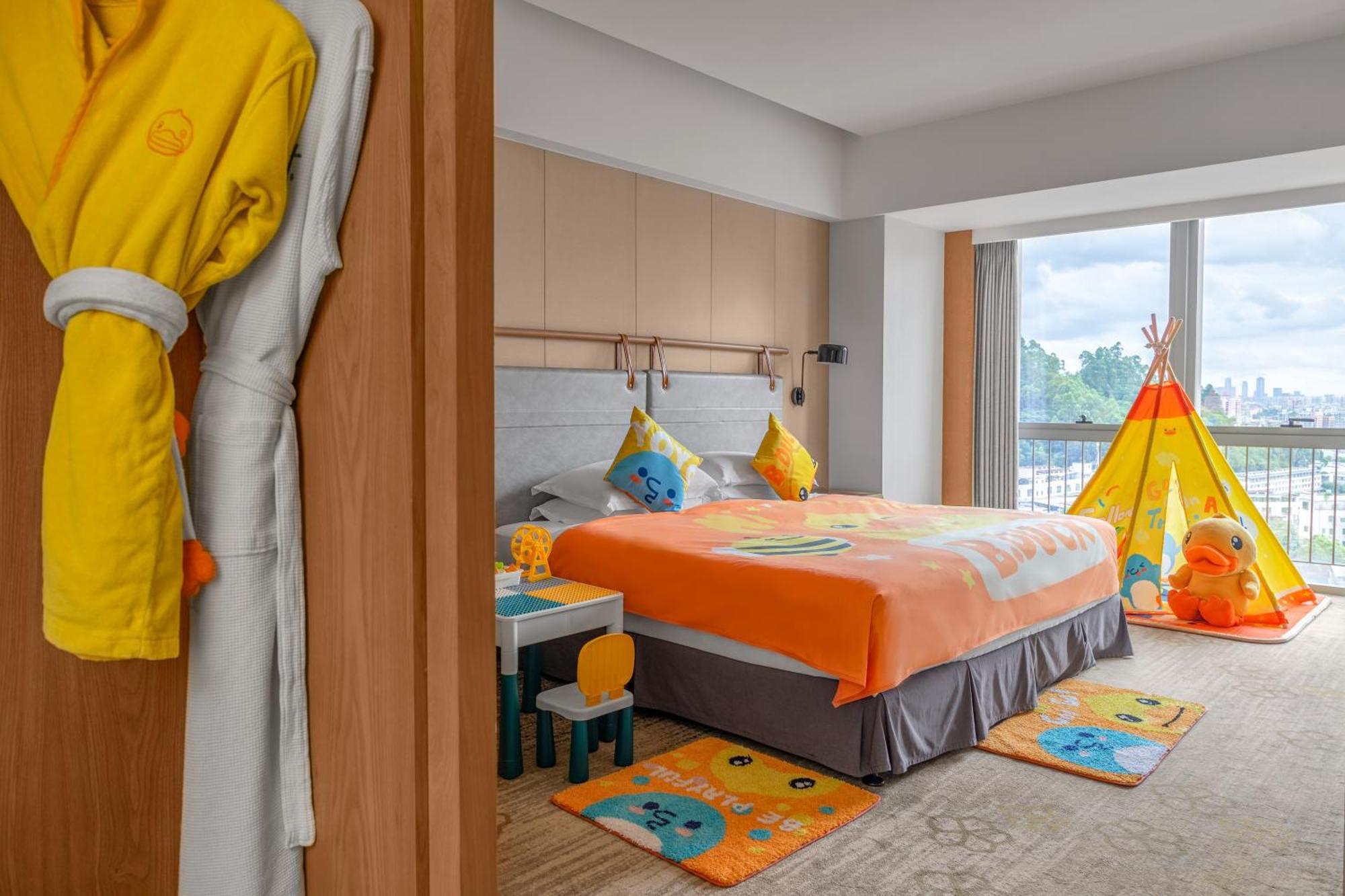 Holiday Inn Guangzhou South Lake Hotel - Ideal For Business & Leisure المظهر الخارجي الصورة